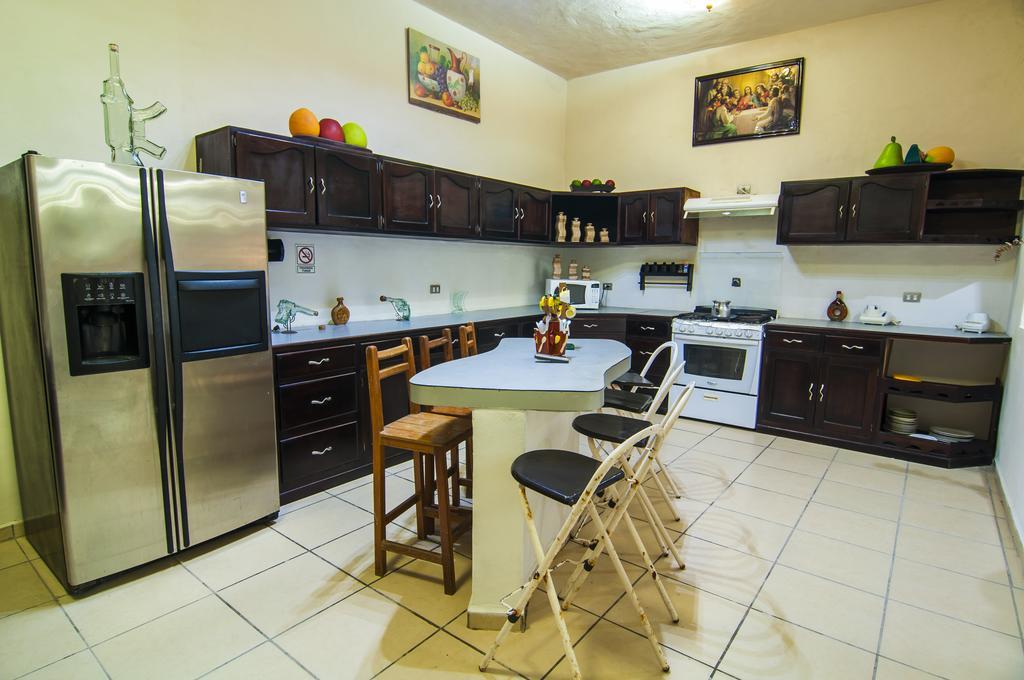 Hostal Charlys Tulum Pueblo Buitenkant foto