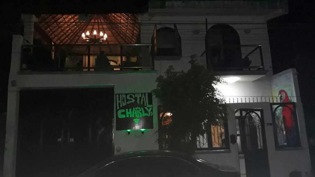 Hostal Charlys Tulum Pueblo Buitenkant foto