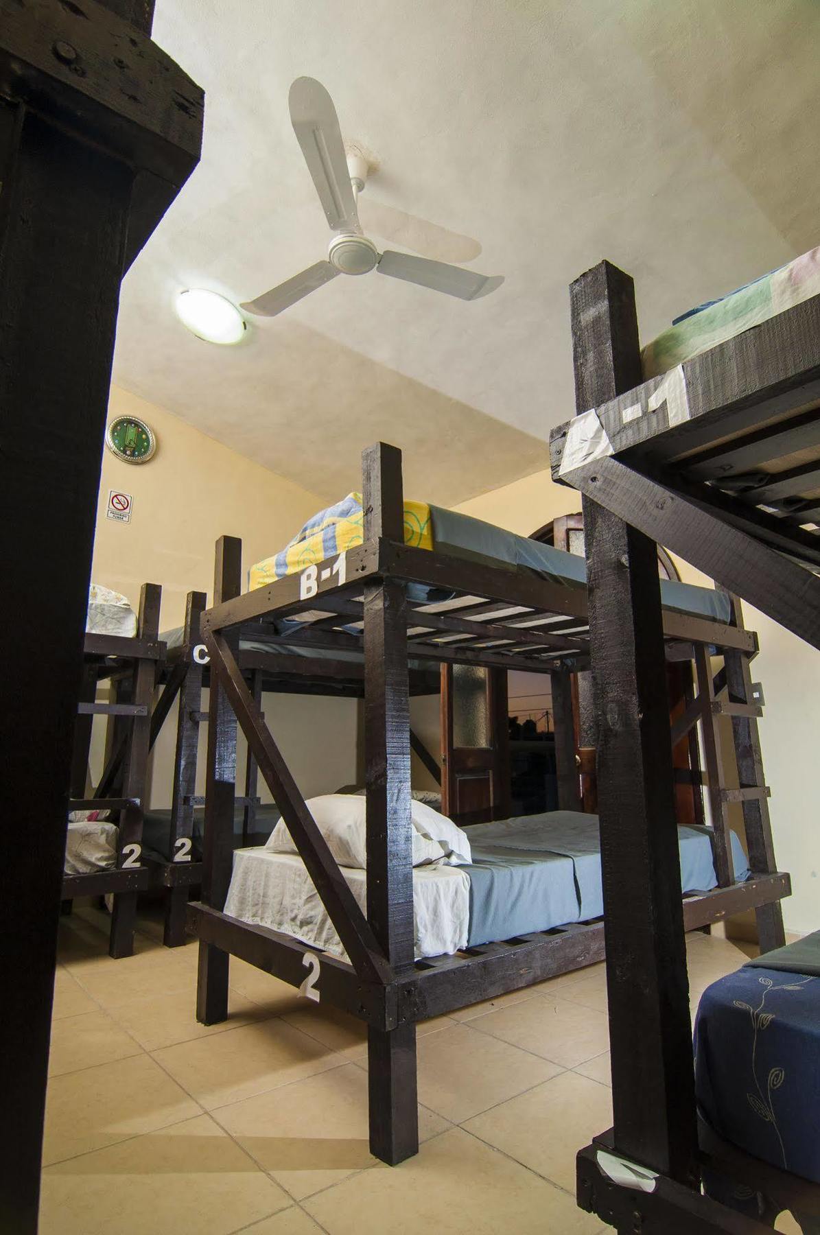 Hostal Charlys Tulum Pueblo Buitenkant foto