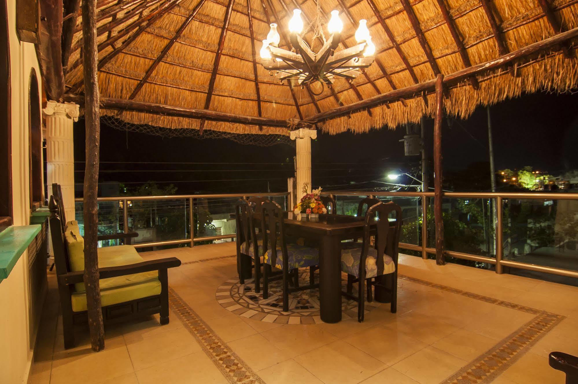 Hostal Charlys Tulum Pueblo Buitenkant foto