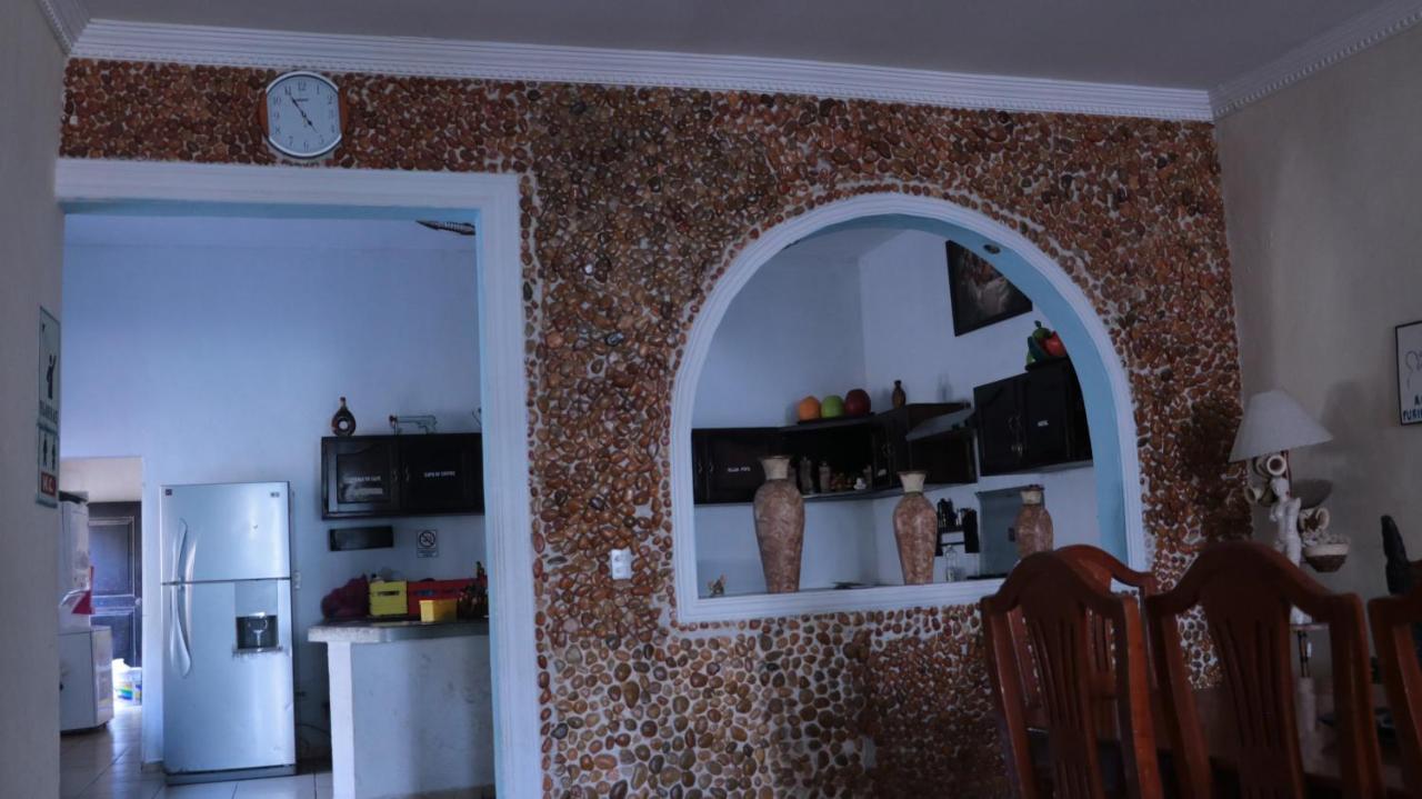 Hostal Charlys Tulum Pueblo Buitenkant foto