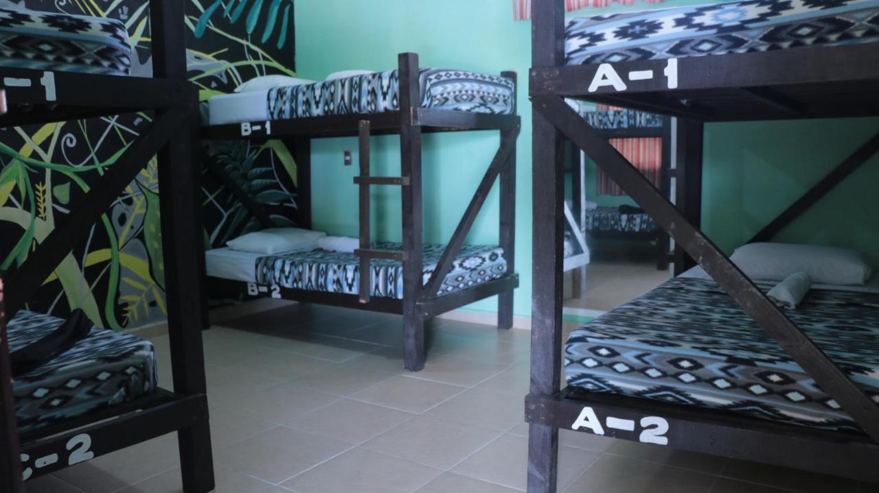 Hostal Charlys Tulum Pueblo Buitenkant foto